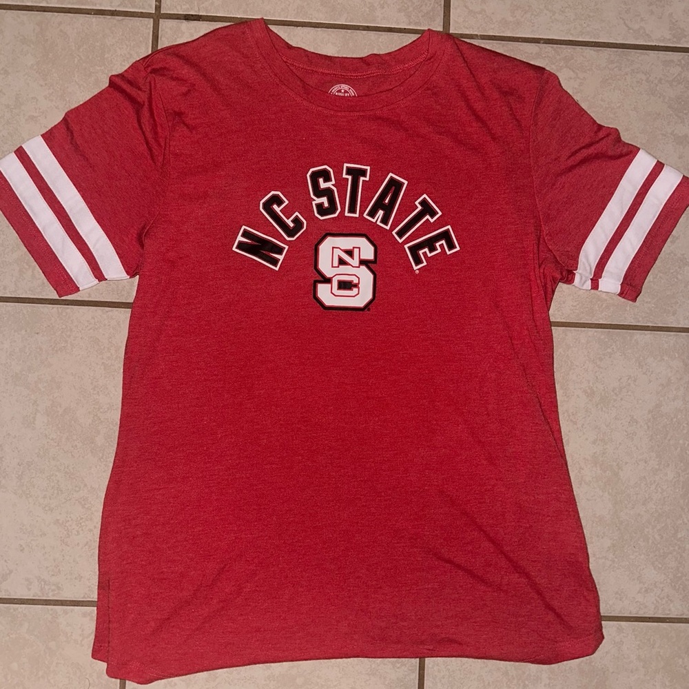 Rivalry Threads, NC State T-Shirt, Size Large